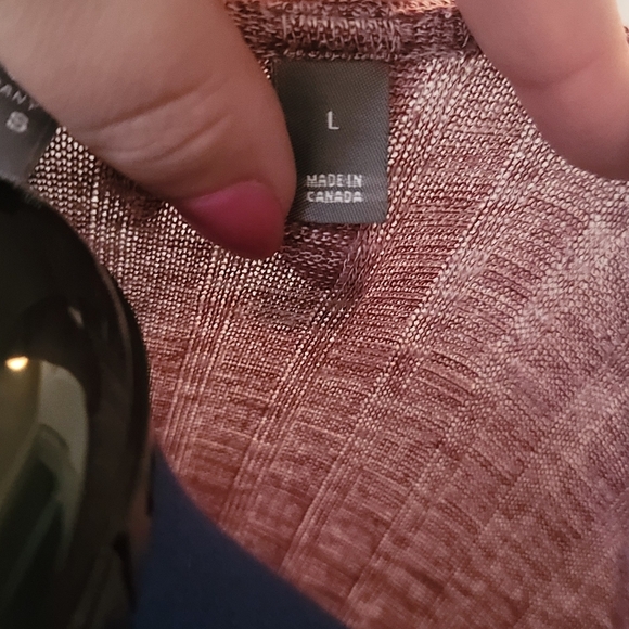 Burgandy/pink sweater with light pink trim - Picture 6 of 6